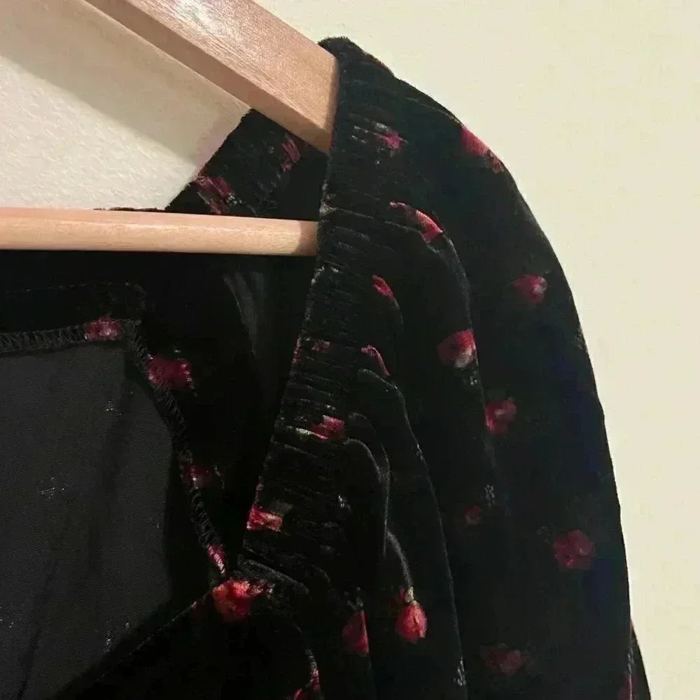 NWT LOFT Floral Velvet Puff Sleeve Blouse